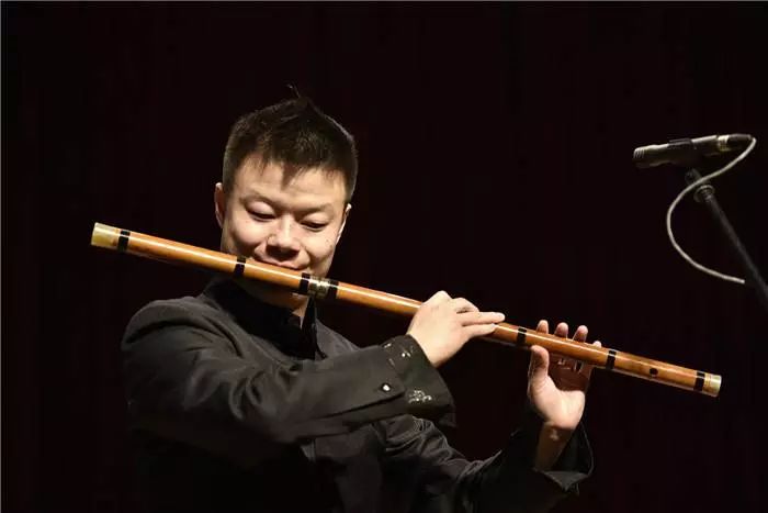 笛子如何把音阶吹得又快又稳呢,笛子的音色的练习方法