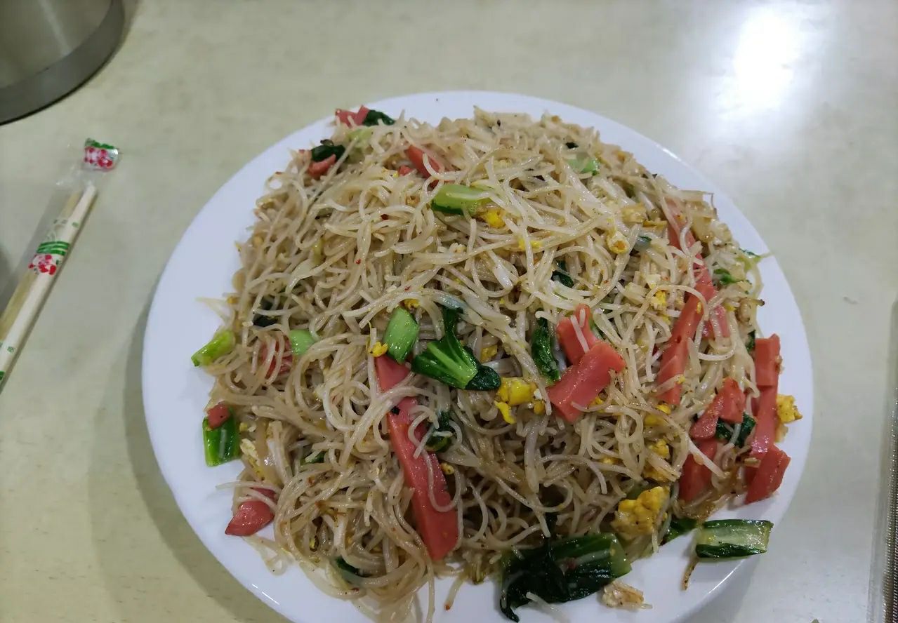 乌鲁木齐一企业大经理隐藏街头开小吃，月收入近万！听听他的故事