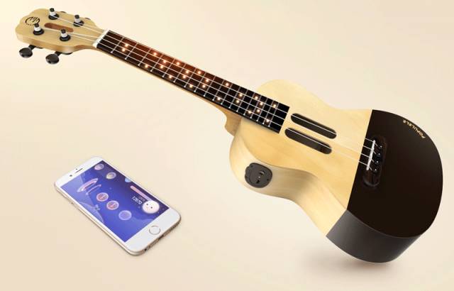 只需十分钟小白也能钢琴弹唱,智能尤克里里新手入门教程