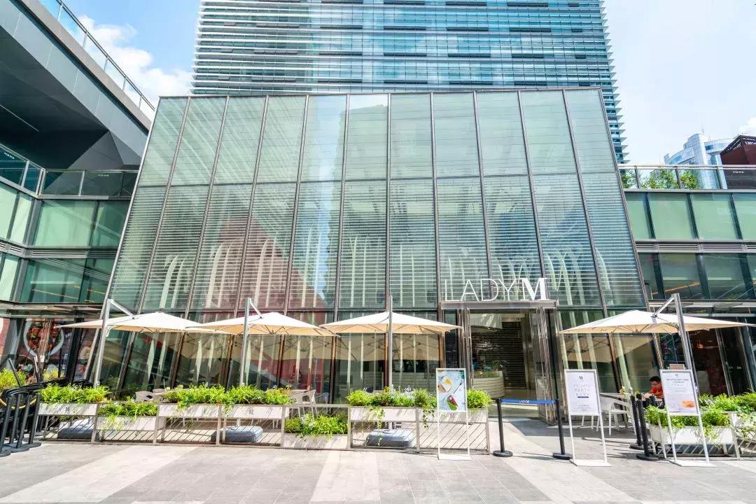 想试试在玻璃“千层”里吃蛋糕的感觉吗？