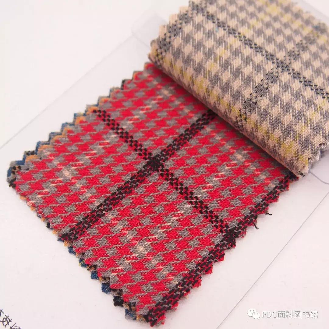 女士格纹元素搭配,格纹流行元素