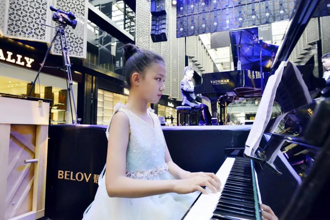 “碧罗珠宝之夜”沈文裕钢琴独奏音乐会完美举行
