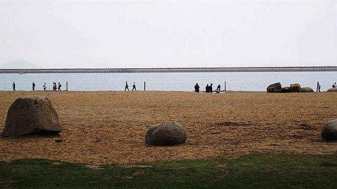 上海金山区有没有免费的沙滩,上海金山沙滩