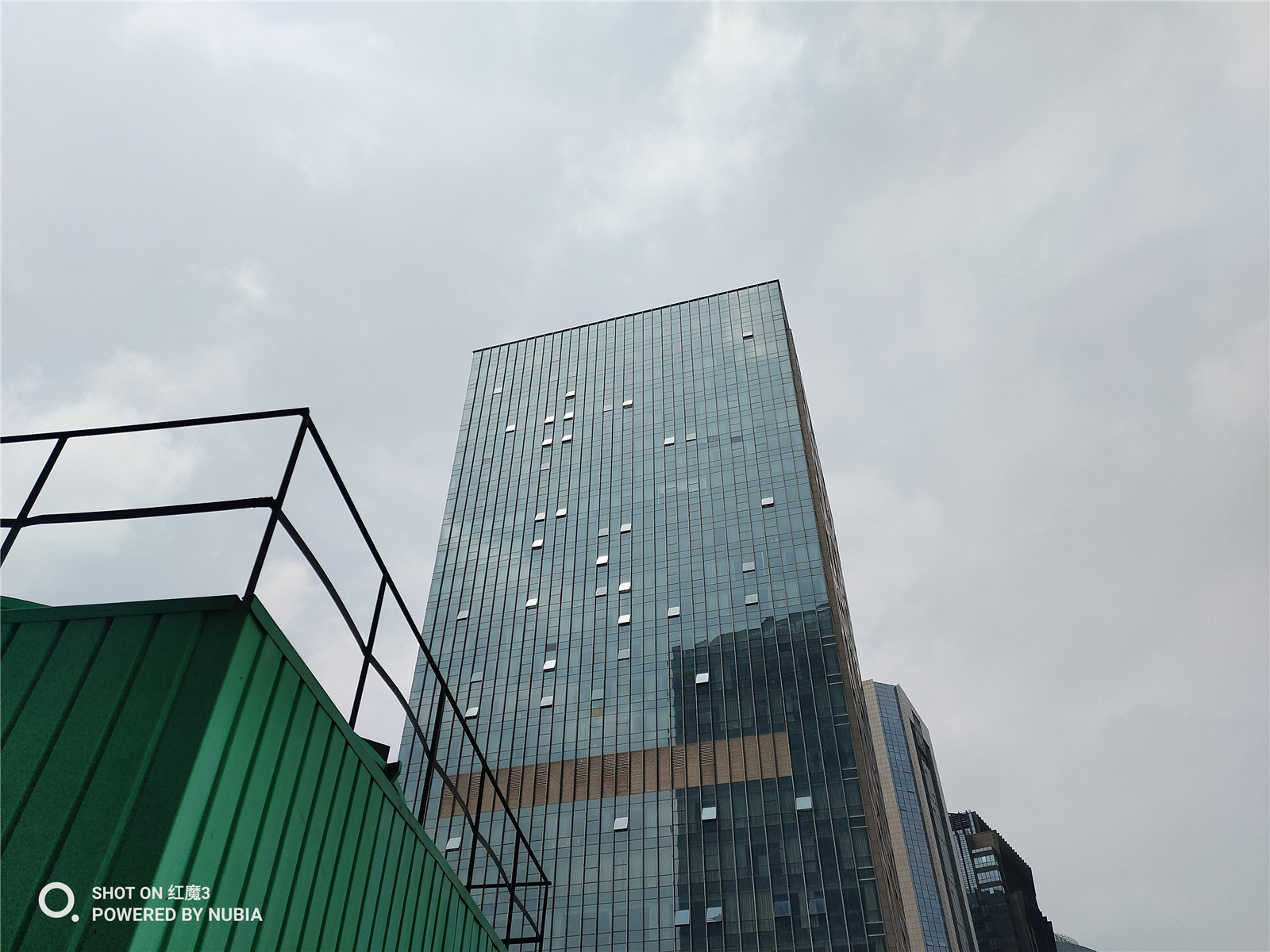 2899元起！红魔3评测：骁龙855+主动散热风扇