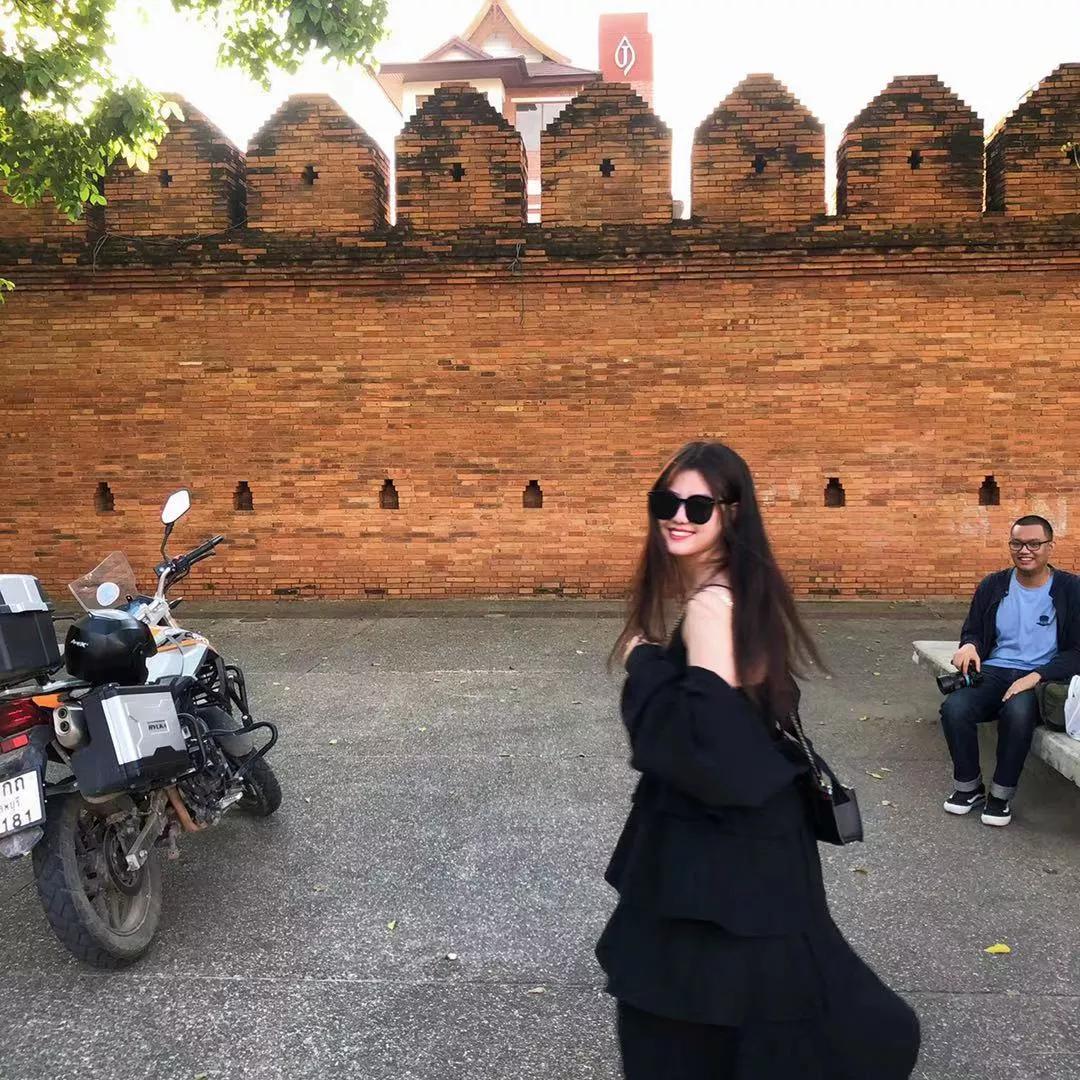 只要上班够土下班就没人认出,只要上班够土下班就认不出来