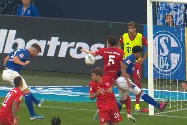 拜仁12比0莱万多夫斯基,莱万多夫斯基离开拜仁原视频