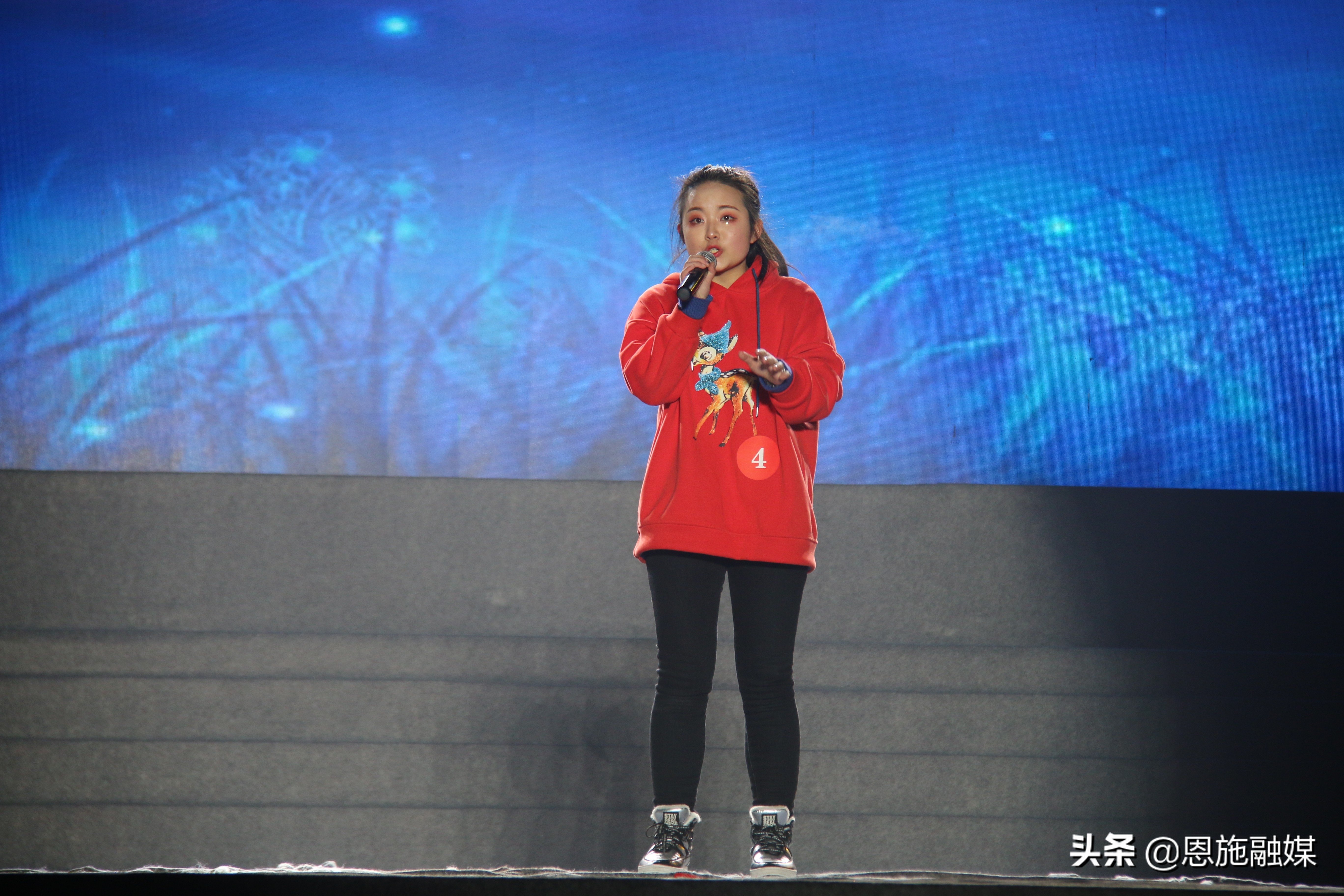 校园歌手大赛震撼表演,校园歌手大赛震撼全场的歌曲