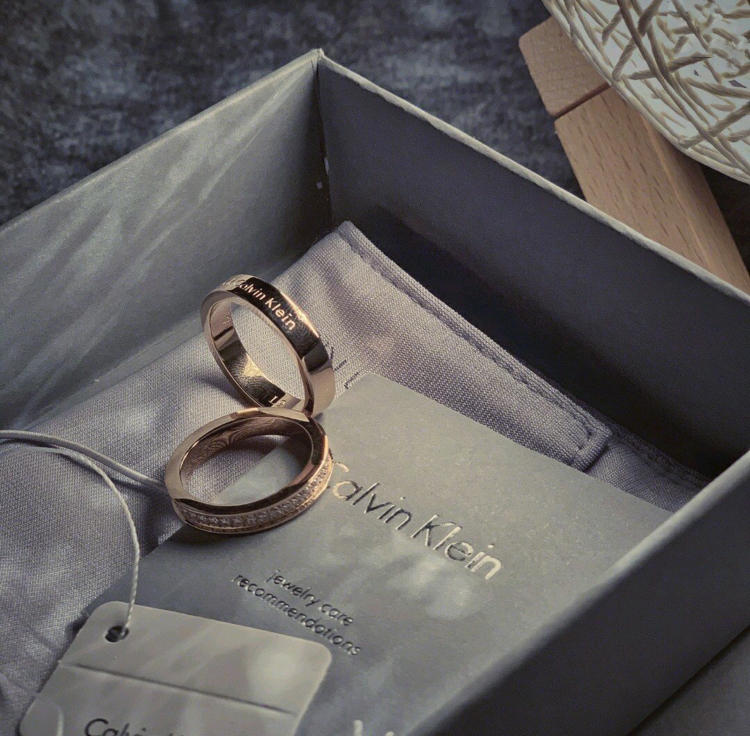 ck情侣对戒可调节,ck情侣对戒满天星边钻