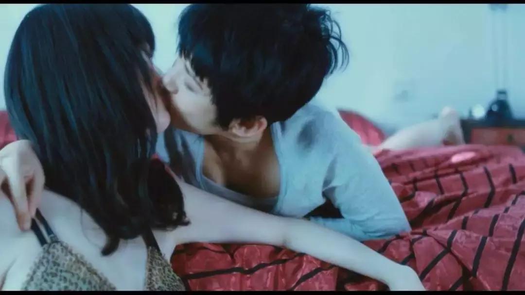 抛弃糟糠之妻的香港男星,因为丑被男人抛弃电影