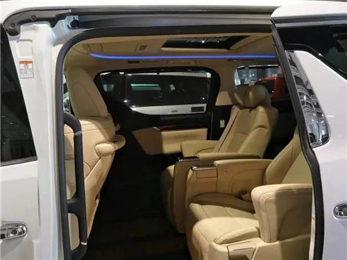 富人买菜车埃尔法,价值千万的丰田埃尔法加长限量版