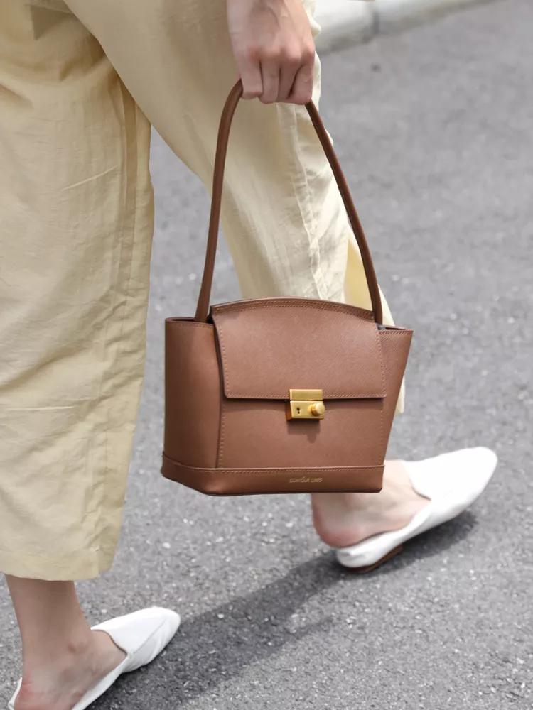 推荐淘宝比较好的包包店,淘宝哪家包包店比较好性价比高