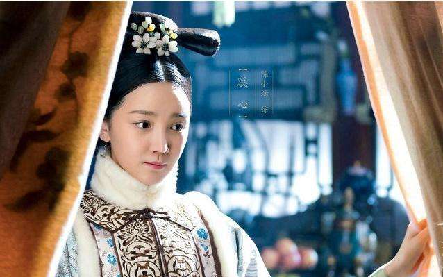 于小彤喜欢陈小纭还是海陆,于小彤和陈小纭的甜蜜接吻照