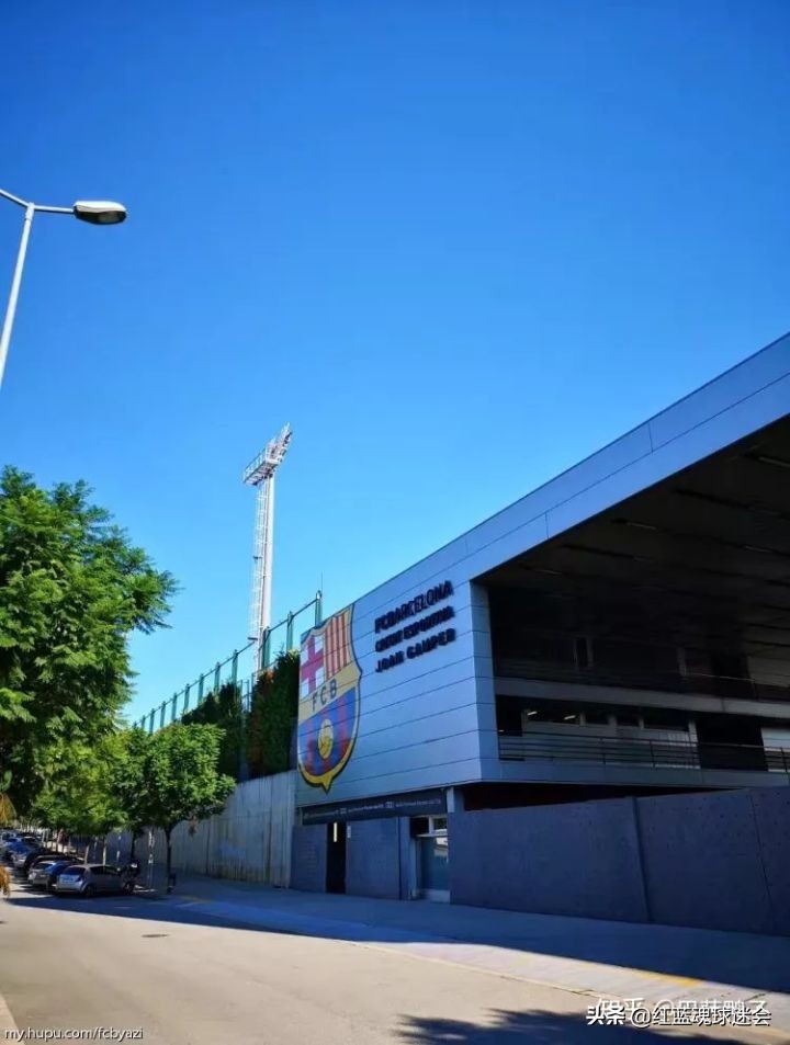 分享如何甘伯城蹲巴萨球员