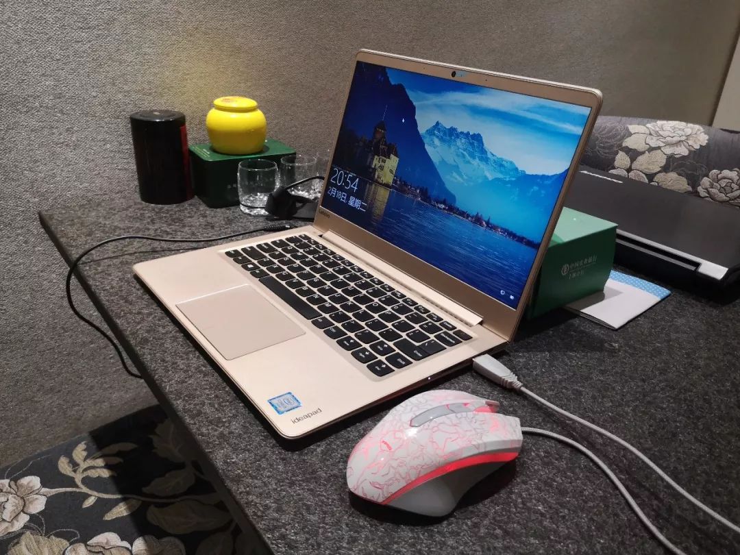 见物如面的下一句,见物如面下一句