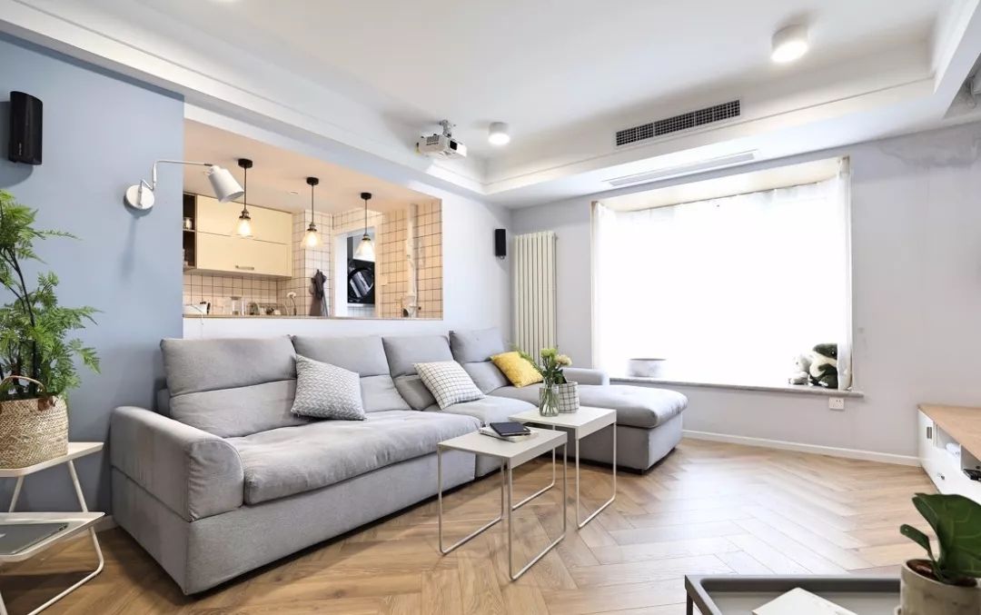 房间横梁不吊顶怎么处理,房屋有横梁吊顶怎么掩盖掉