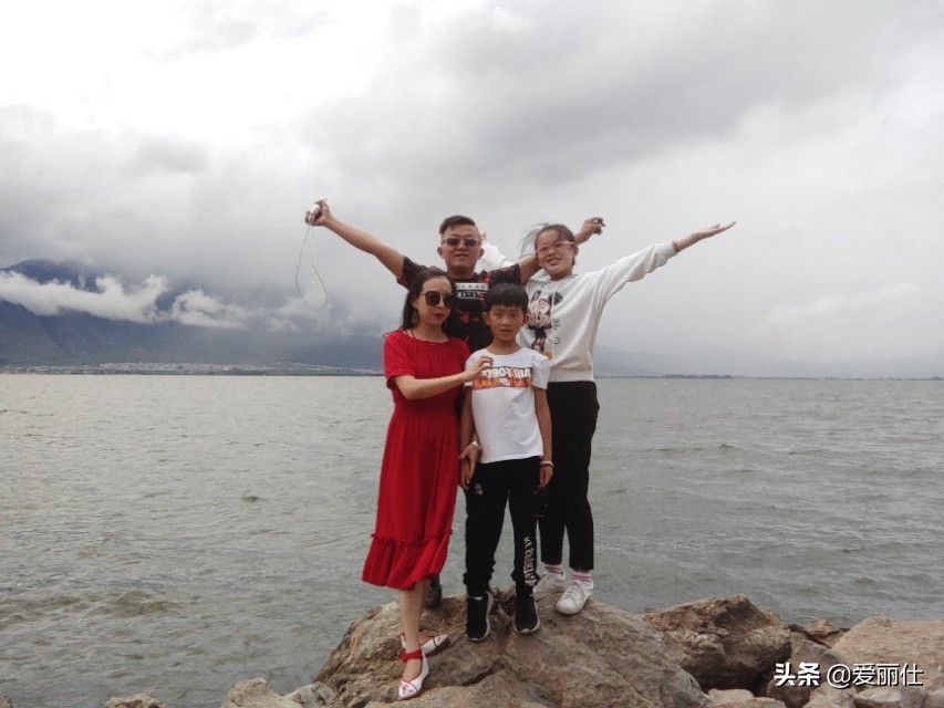 2019年暑假，四口之家面包车床车游*藏西**