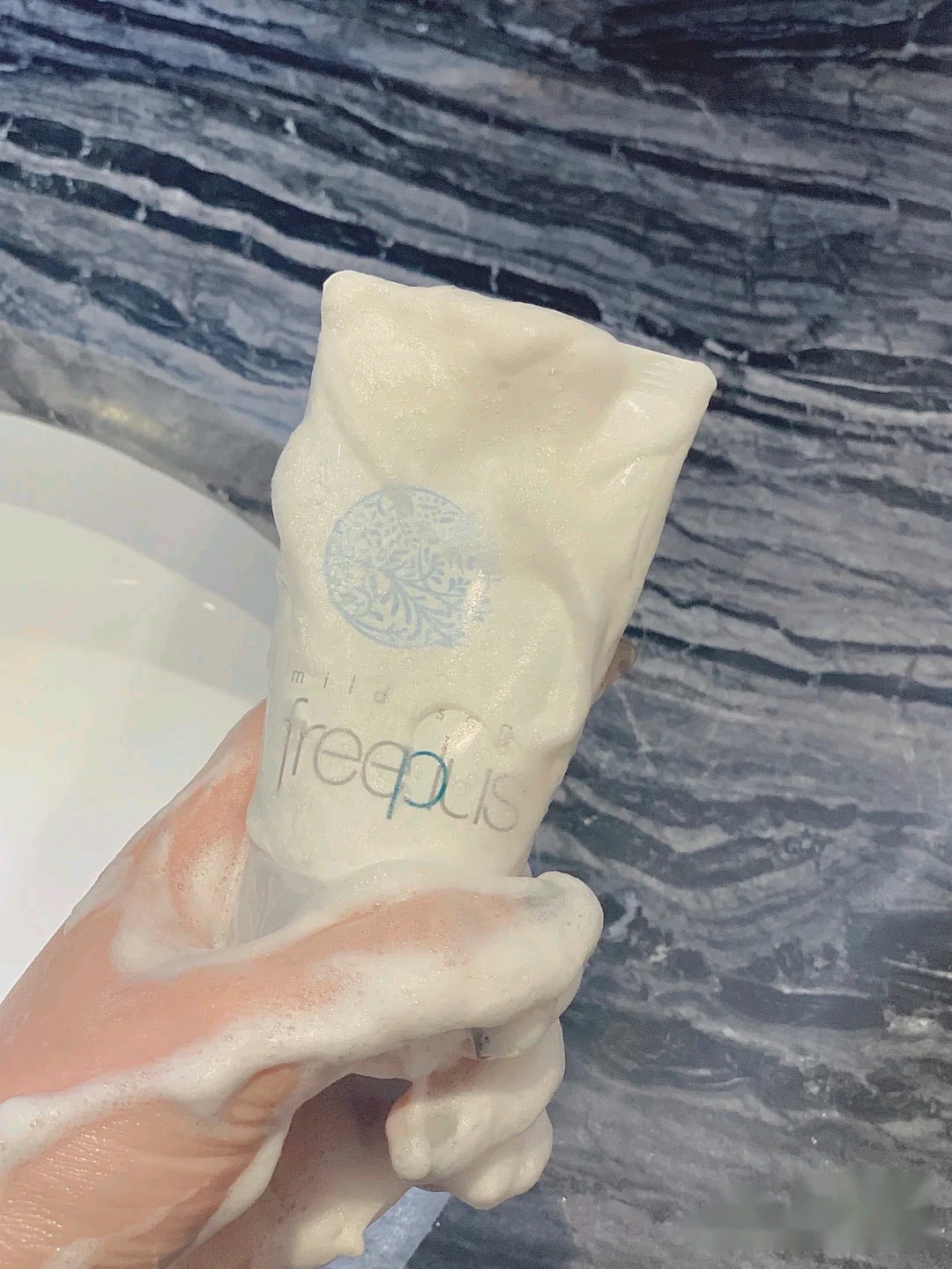 旁氏米粹洗面奶和芙丽芳丝哪个好,芙丽芳丝洗面奶排行榜第一名