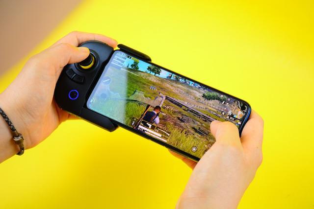 飞智八爪鱼手柄和北通手柄哪个好,飞智和黑鲨的游戏手柄哪个好