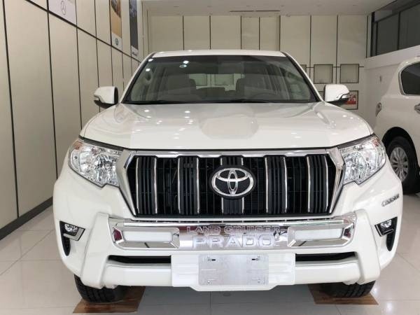 19款丰田霸道2700中东版室内图片,20款中东霸道2700功能大全