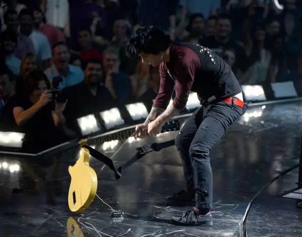 为什么买吉他不能买便宜的,买很便宜的吉他的危害