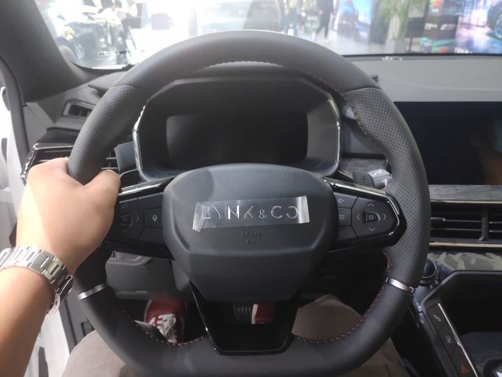 领克01和领克06对比,领克06phev落地价