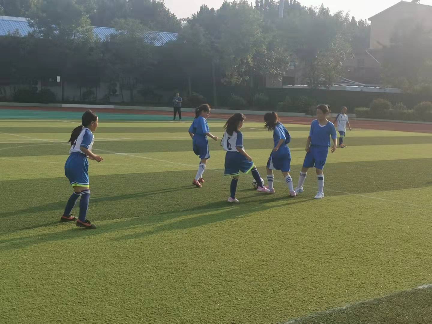 2021光彩市长杯小学足球比赛视频,转动足球