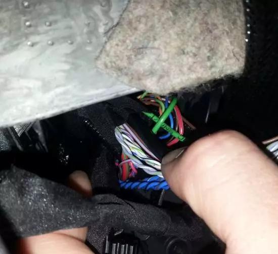 宝马e71主机黑屏没有声音,宝马e71蓝牙放音乐