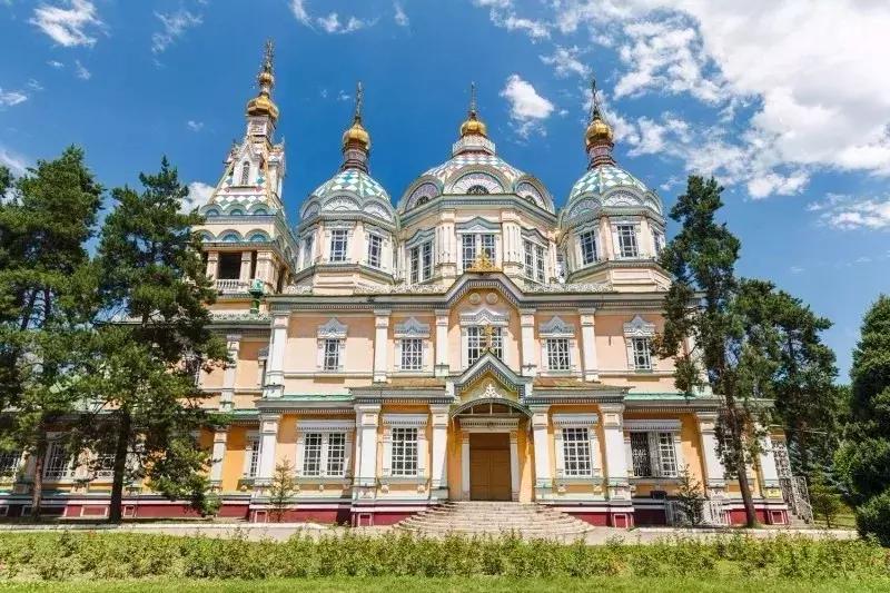 坐火车就可以出国沿途风景美爆了,坐哪些火车可以出国看风景又好玩