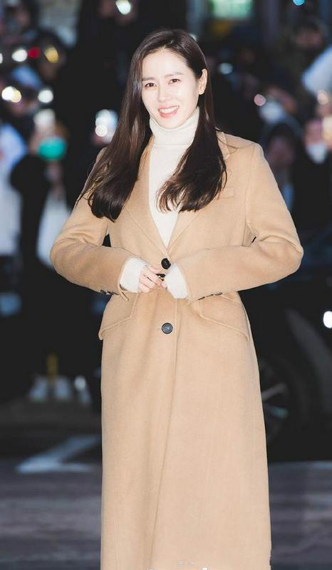 孙艺珍时尚穿搭,漂亮姐姐孙艺珍时尚穿搭减龄气质