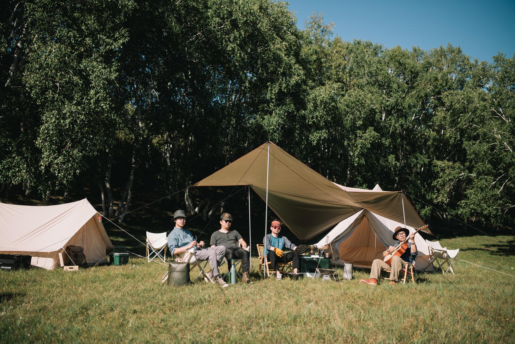 拥有这21件高颜值户外装备，让我们的草原野餐会像家里般优雅