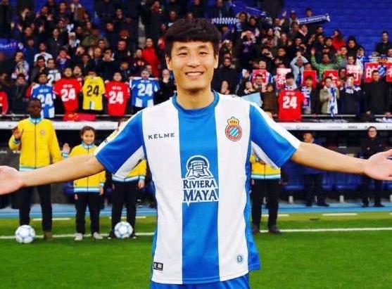 武磊上演鬼魅式跑位，武吹堂大集合，而这两条点评绝对可以给满分