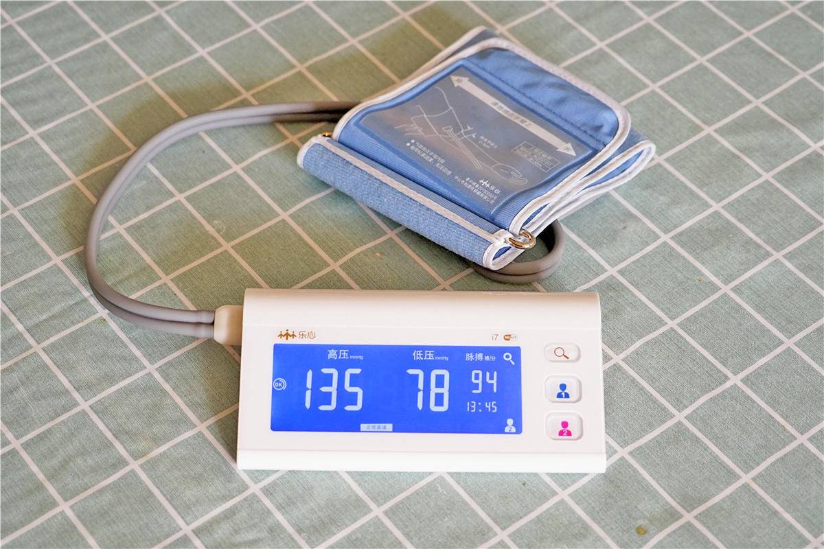 乐心双管血压计i7使用寿命,乐心双管血压计i7wifi版