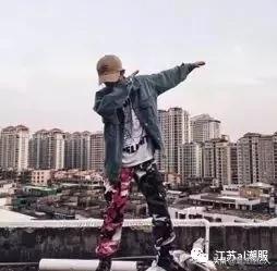 穿潮牌衣服高级感,穿潮牌的气质