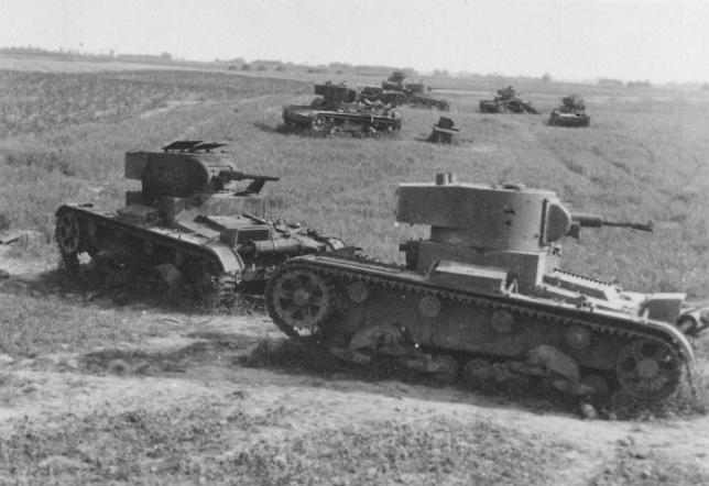 二战怎么操纵坦克,坦克的操纵方法