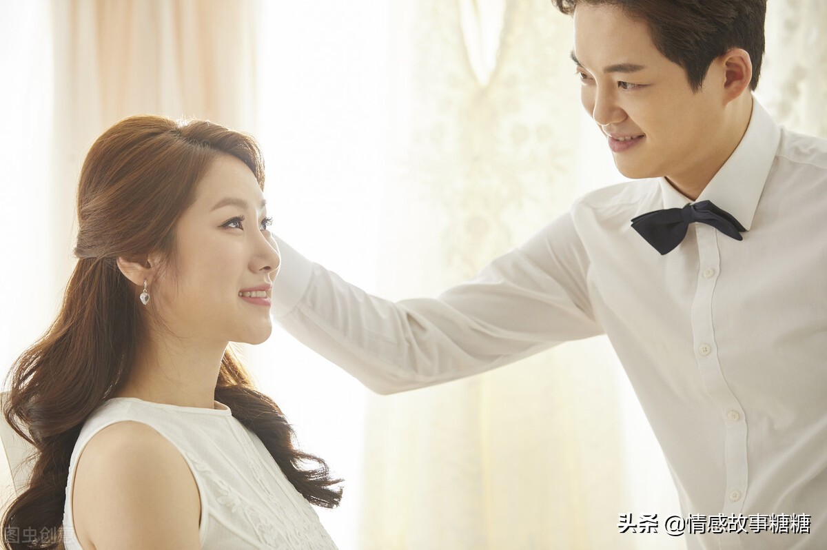 KTV房看见男友与美女暧昧,男友说明情况后,心却很期待