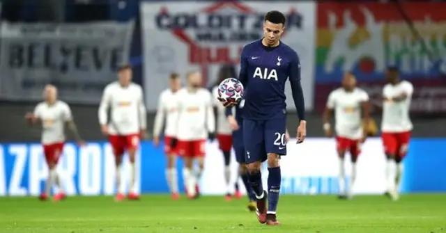 热刺2-4遭曼城逆转,热刺输球穆里尼奥下课