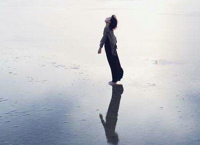 生活再苦再难也要咬牙坚持住,一腔孤勇任平生万般滋味在心中