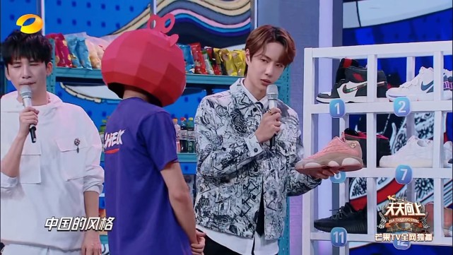 谁说王一博只是赛车男孩，除了摩托车和头盔，他还有个烧钱的爱好