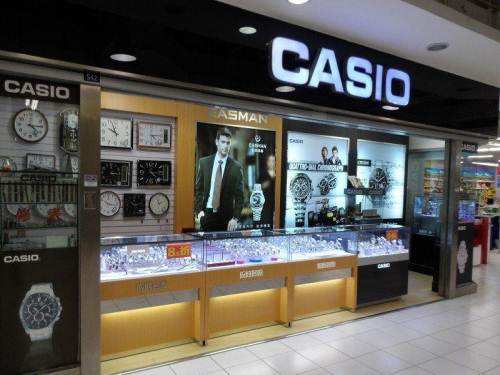 老公买块表，却被女员工骚扰，我勒个去，我直接上手撕