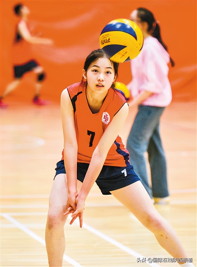 开足体育课程引进优秀教练曲江一中的体教融合“法宝”