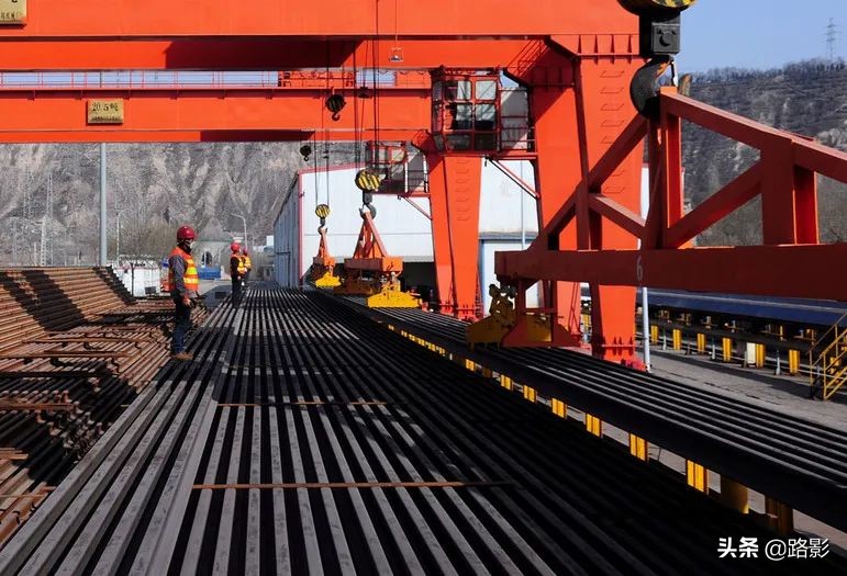 战疫情保春运铁路警察在行动,抗击疫情守护平安摄影征稿