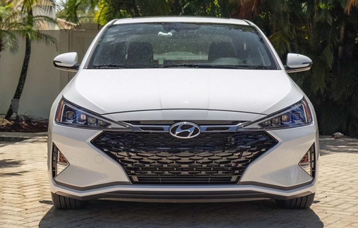 全球卖出1400万辆，现代新门面来了，配2.0L＋CVT＋三联屏，真香