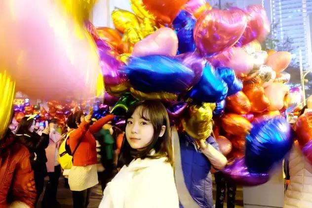 50-60岁秋景拍照摆姿,40至50岁拍照如何摆姿