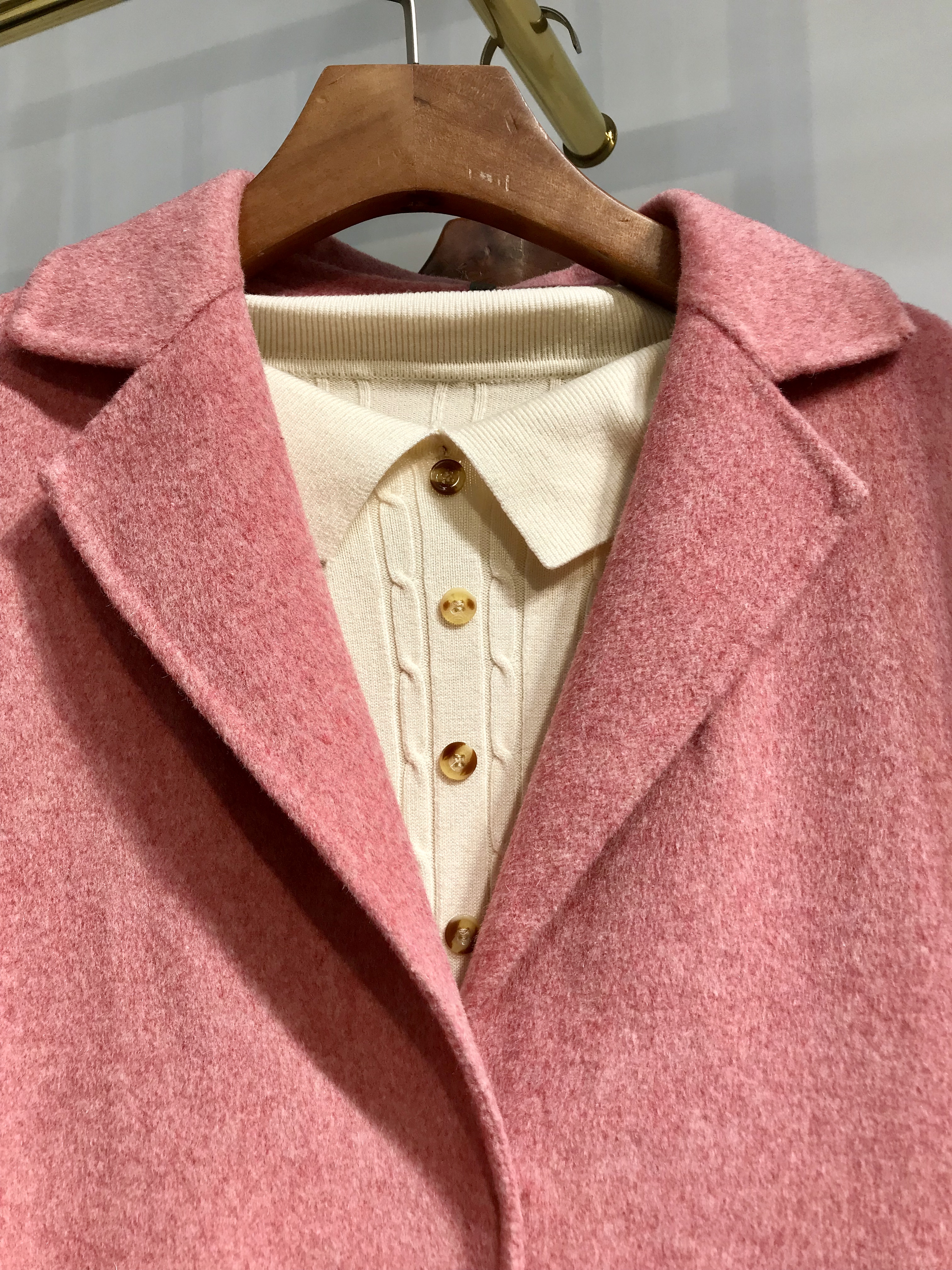 广州双面羊绒大衣清仓,广州正品双面羊绒大衣批发