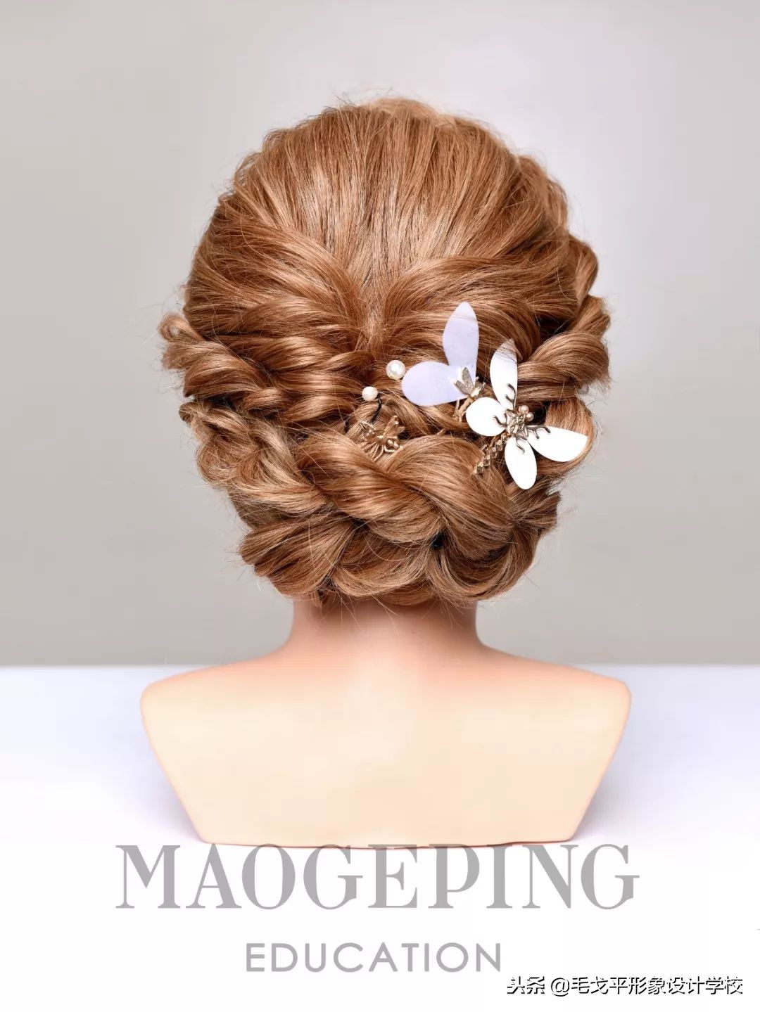 盘发超简单好看教程中发半扎,超简单盘发教程马尾