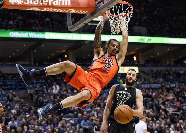 雷霆中锋亚当斯一家,雷霆亚当斯单手三分