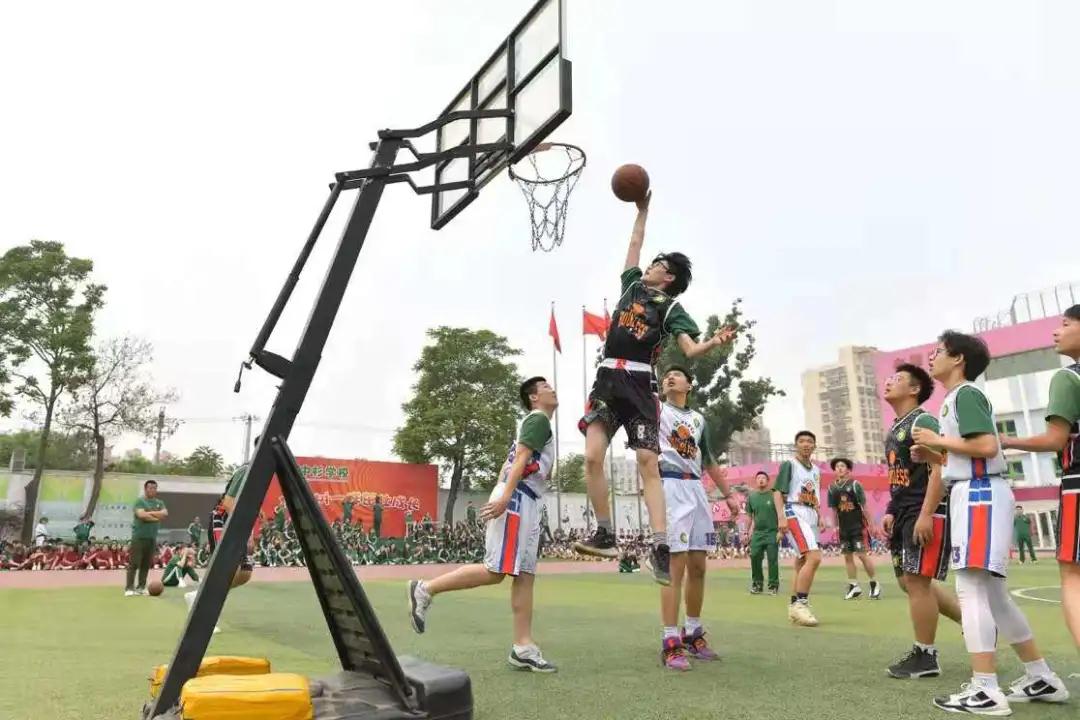 一百多人体育节开场,体育1000人活动