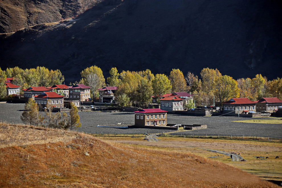 自驾进藏是川藏线好还是滇藏好,7月份进藏走滇藏线还是川藏线好