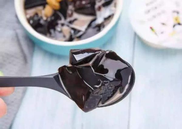 清热解暑的烧仙草做起来超级简单,烧仙草夏日解暑