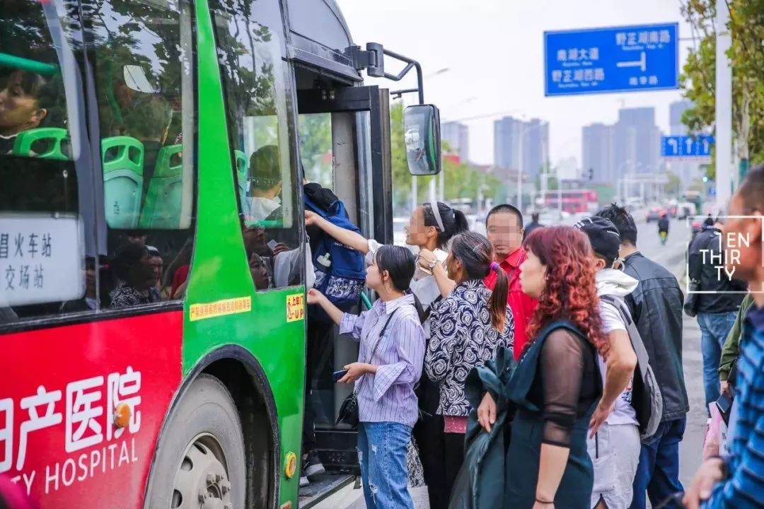 每一辆901，都承载着武汉江夏上万学子的青春